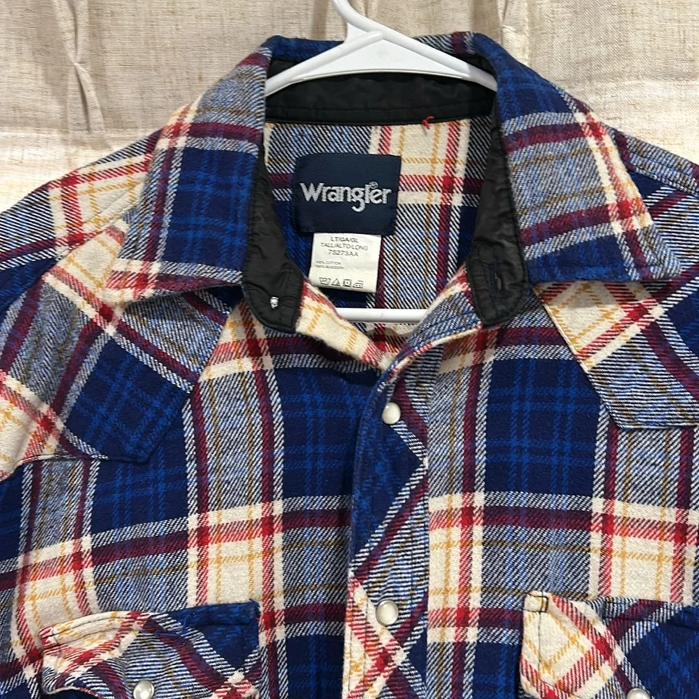 Wrangler Colorful Plaid shacket snap Button-Up Shirt - Picture 3 of 5